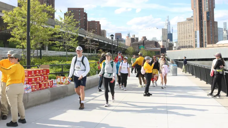 thousands-take-32-mile-great-saunter-around-manhattan-shoreline-KI5813693 Thousands Take 32-Mile Great Saunter Around Manhattan Shoreline