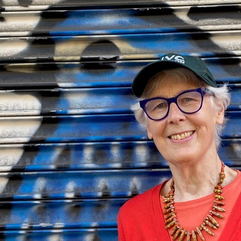 Leigh is a retired librarian who loves doing research about the neighborhoods in which she gives tours and sharing the information with attendees.